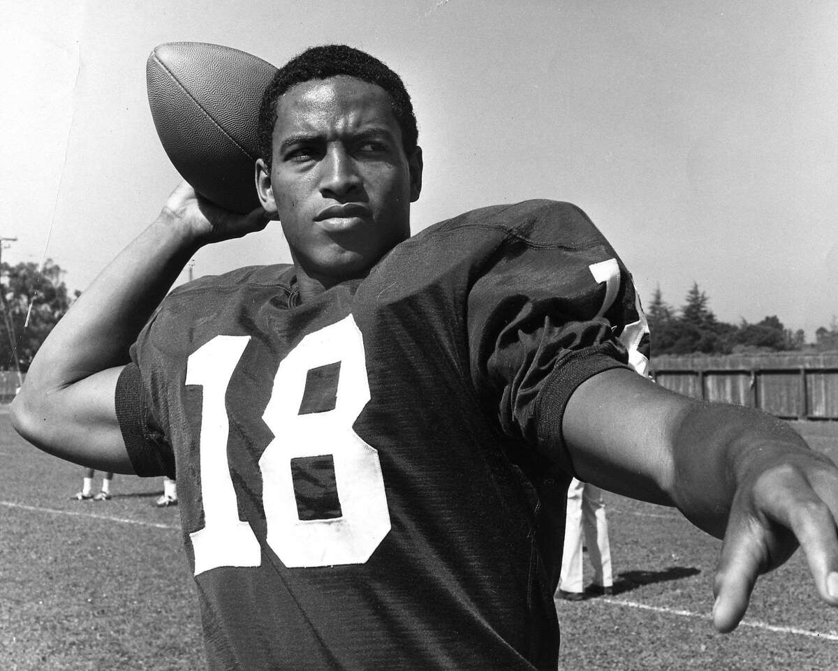 Wide Receiver Gene Washington of the San Francisco 49ers stands in