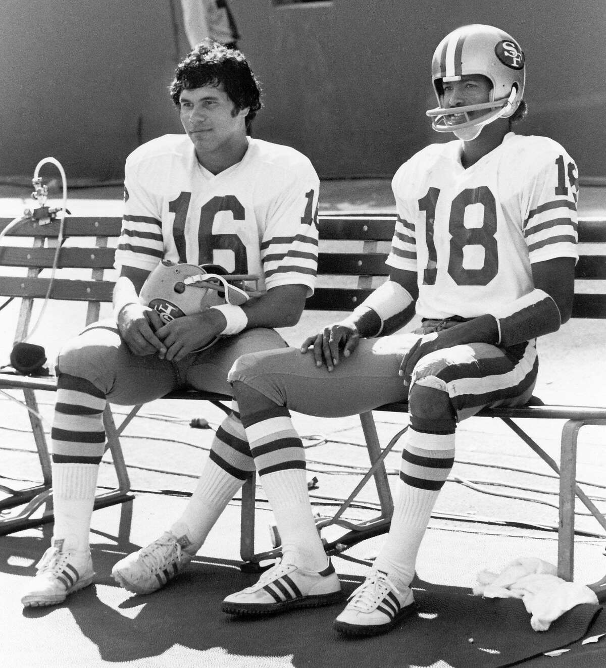 Wide Receiver Gene Washington of the San Francisco 49ers looks on News  Photo - Getty Images