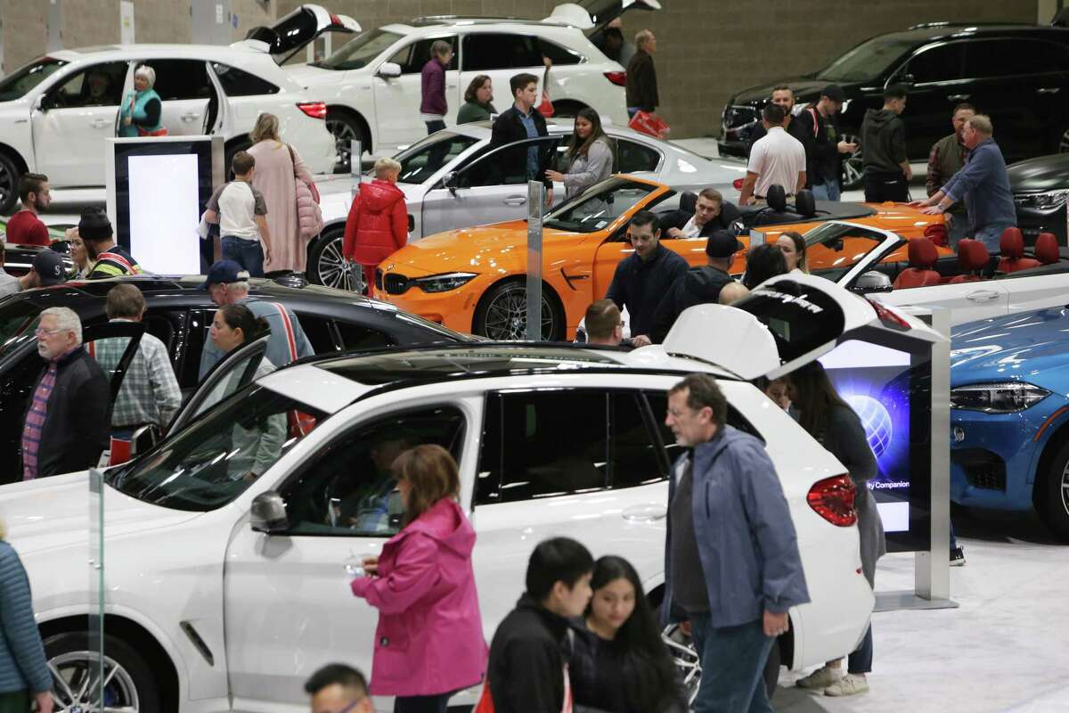Buying a car in one of these colors? You're likely to get a deal in Seattle
