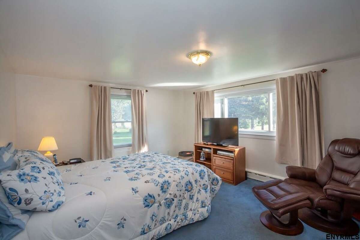 For sale 4 homes under 300K