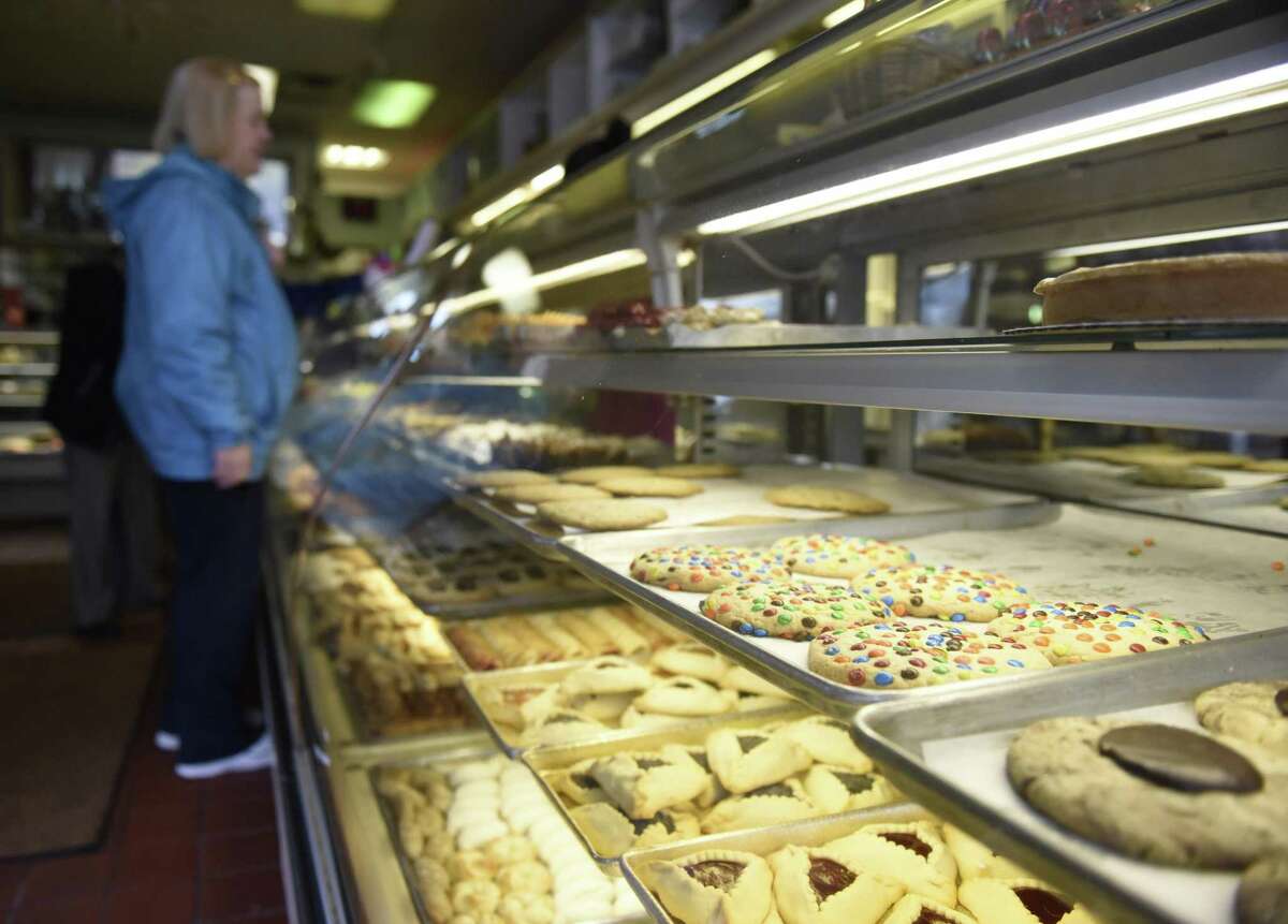 DiMare Pastry Shop is staying put in Riverside after all