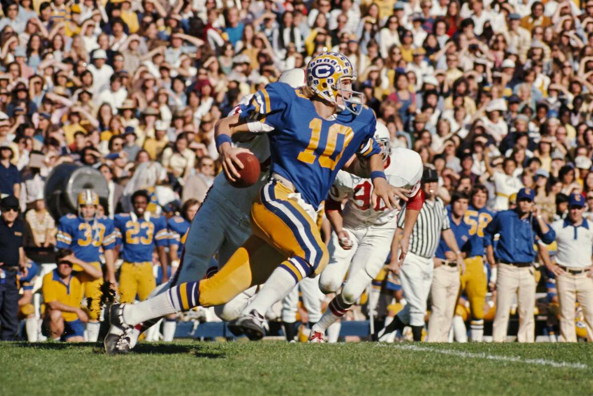 Atlanta Falcons quarterback Steve Bartkowski rests his head in a