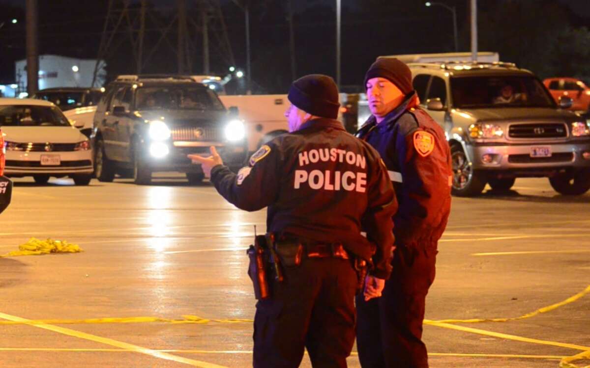 Man shot during carjacking in southwest Houston