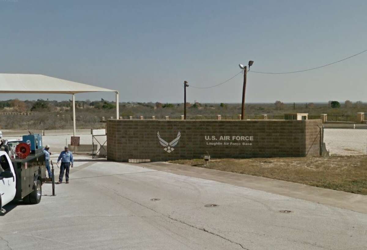 One pilot killed in T38 crash at Laughlin