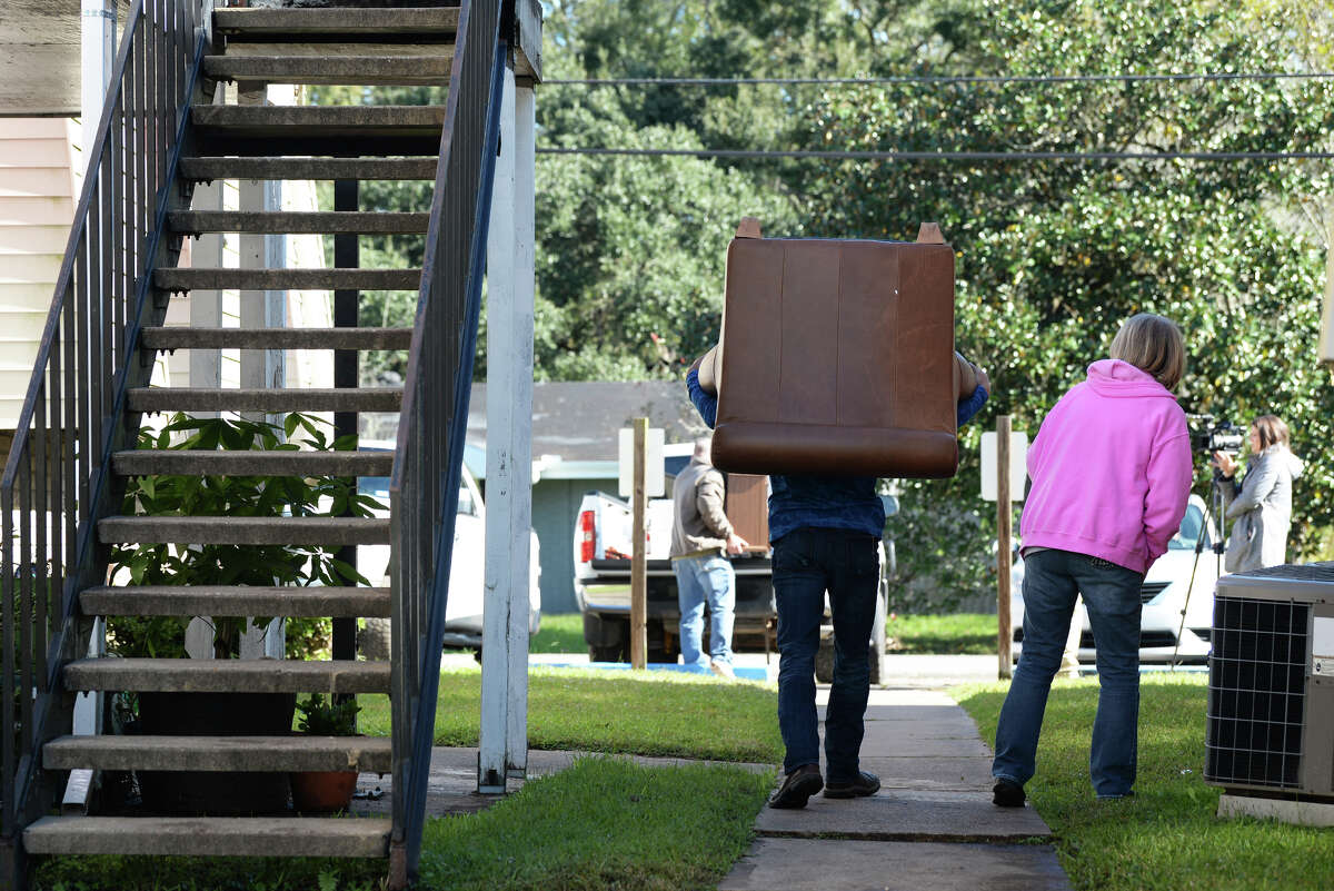 Vidor fire damages 16 apartments, displaces families
