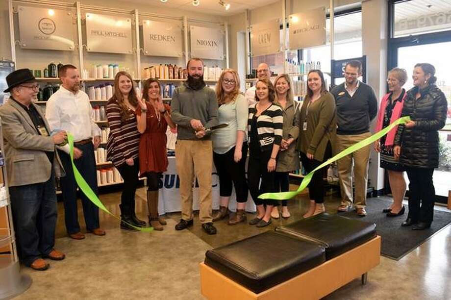 Edwardsville Glen Carbon Supercuts Celebrating Grand Re Opening