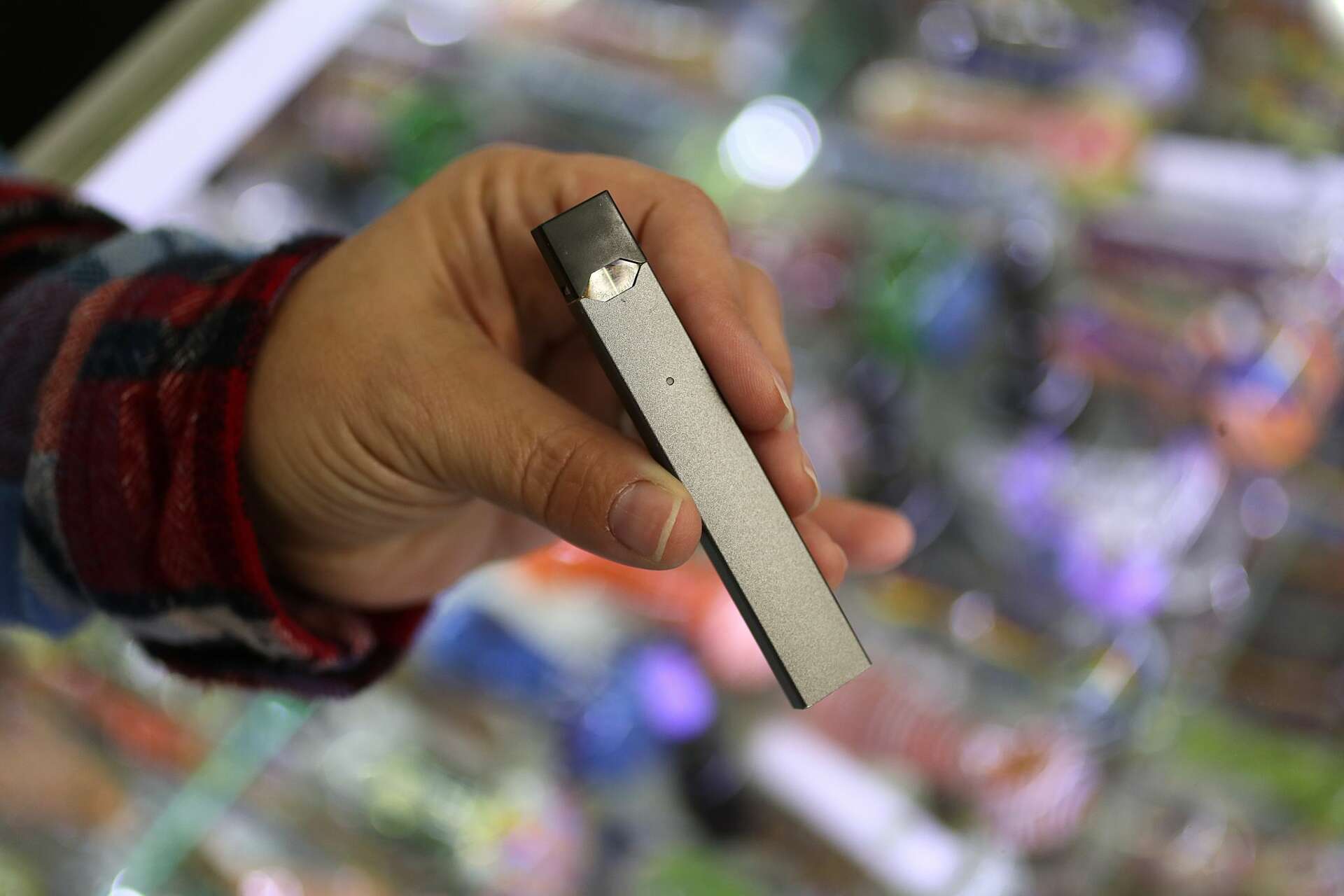 Juul mulls opening e-cigarette shops in Houston, Dallas