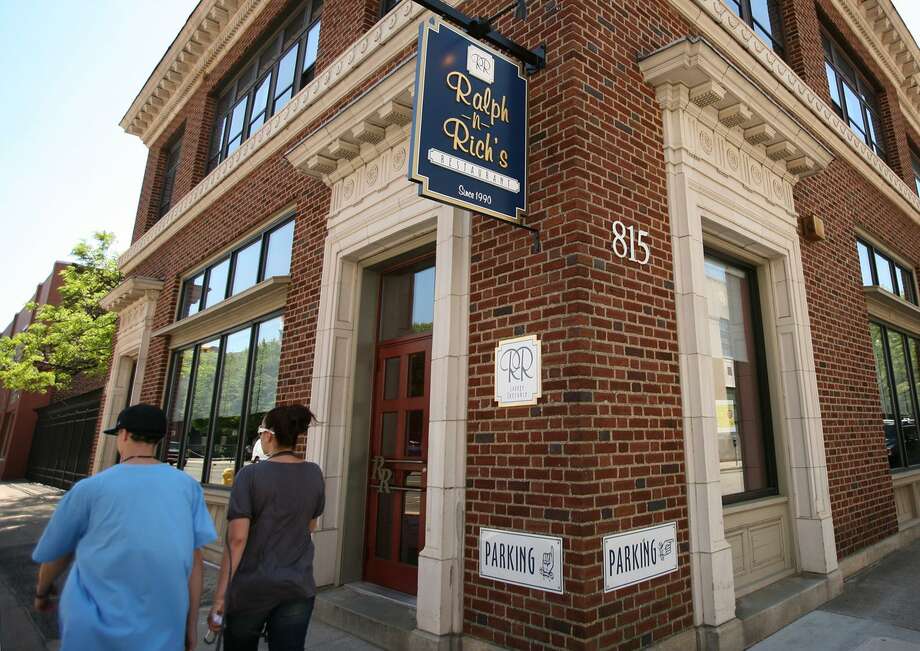 Jane Stern Ralph ‘n’ Rich’s offers good food, comfort in downtown