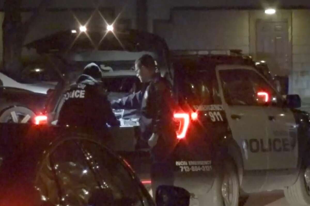 Security guard shoots car burglary suspect in SE Houston
