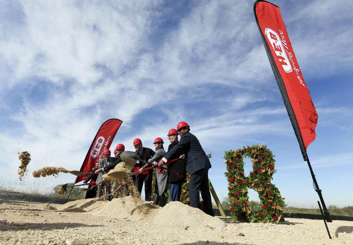 City and county officials and H-E-B managers participate in a Thursday groundbreaking ceremony for H-E-B’s 1.6-million-square-foot “Super Regional Grocery Warehouse” on Foster Road on the city’s far East Side. It will be the San Antonio-based grocery chain’s largest warehouse facility.