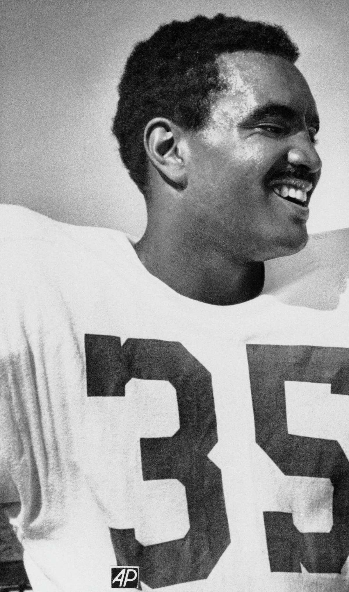 Calvin Hill more bemused than haunted by 1968 YaleHarvard game