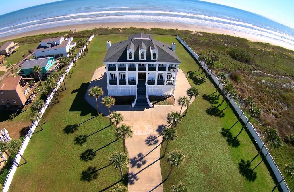 Waterfront Galveston mansion going to auction with no reserve