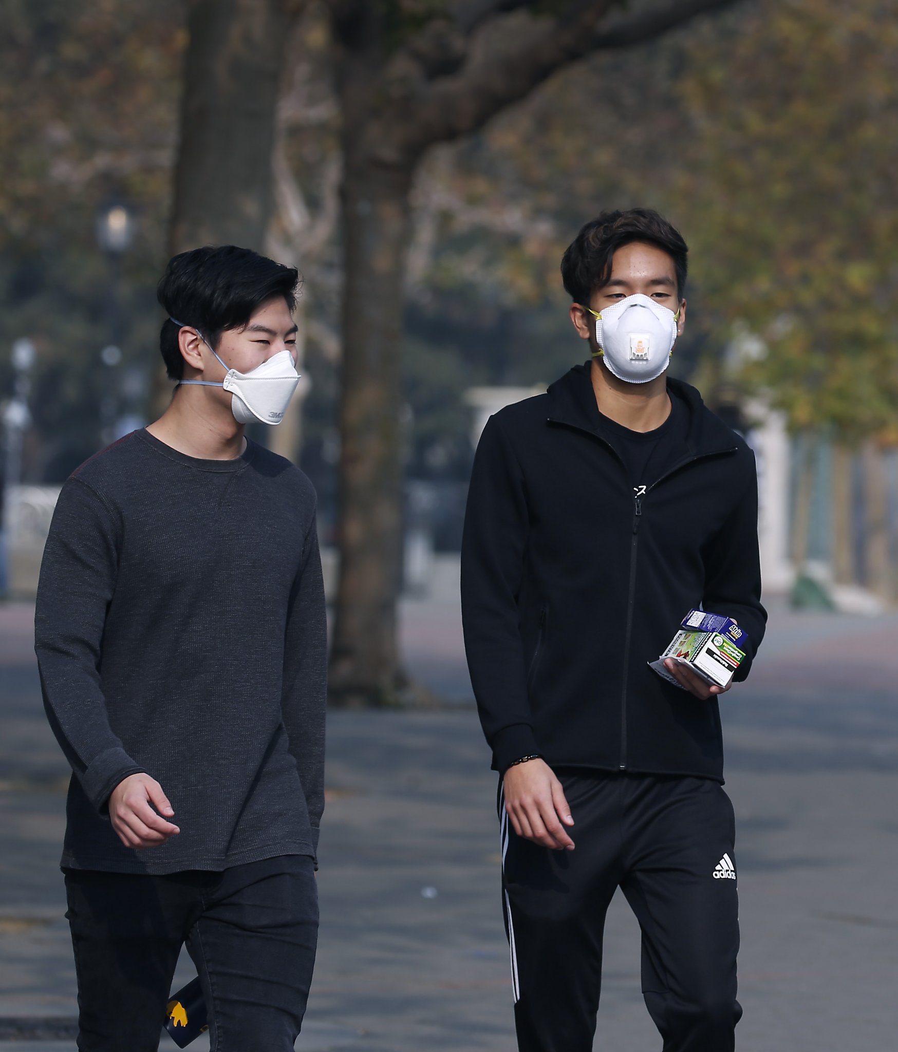 Wait, kids & people with breathing problems should NOT wear N95 masks? - SFChronicle.com1748 x 2048