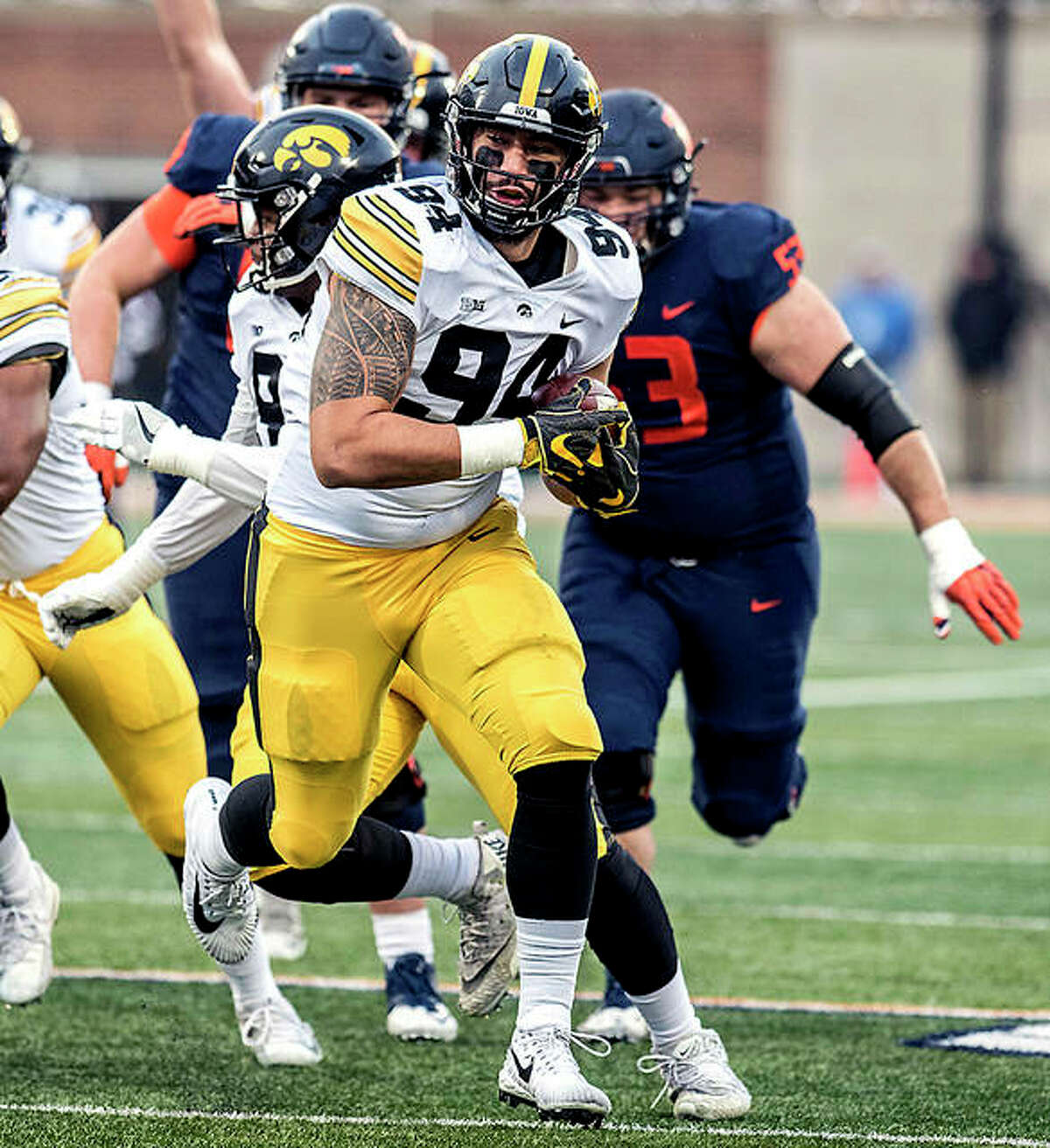 Iowa football: Second-half adjustments help AJ Epenesa claim award