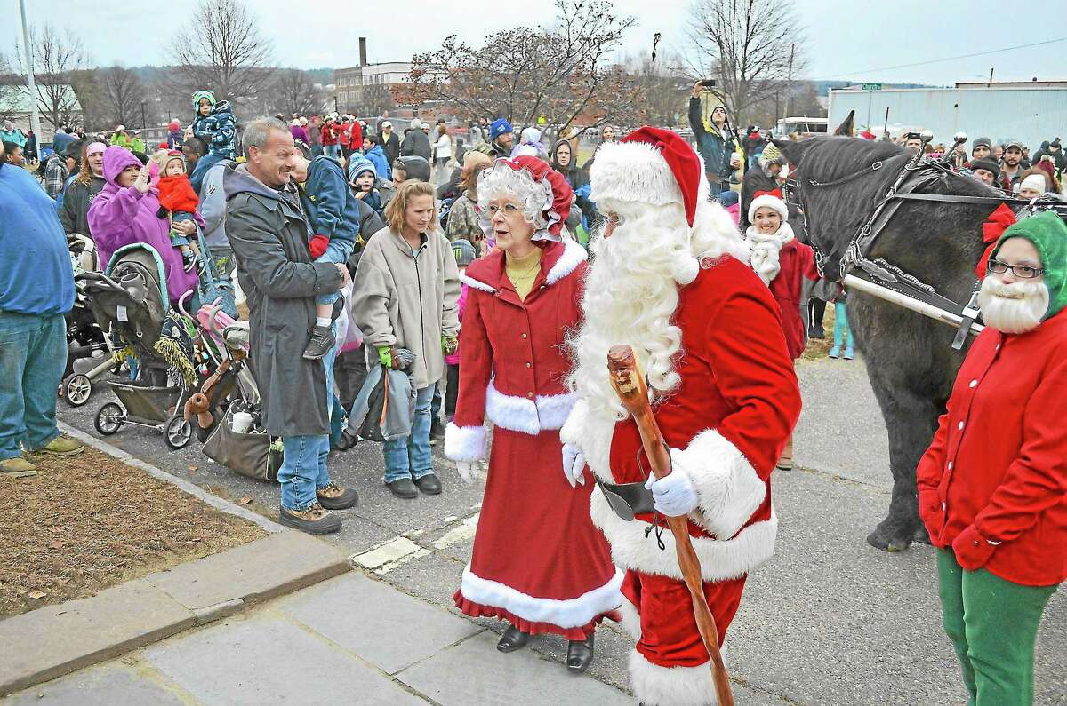 Torrington's Light Up Main a prelude to holiday celebrations, Christmas