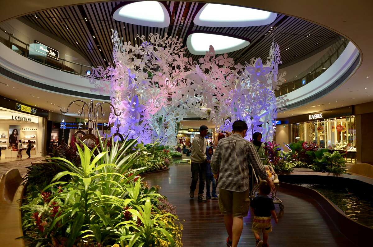 Take a tour of Singapore's magical Changi Airport [PHOTOS]