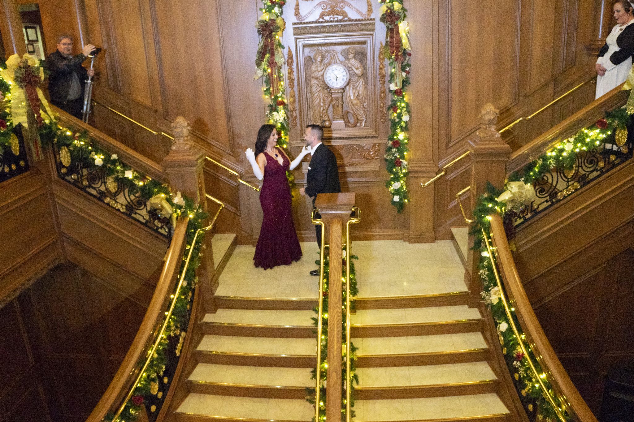 Angleton man behind epic Titanic proposal wants Leonardo