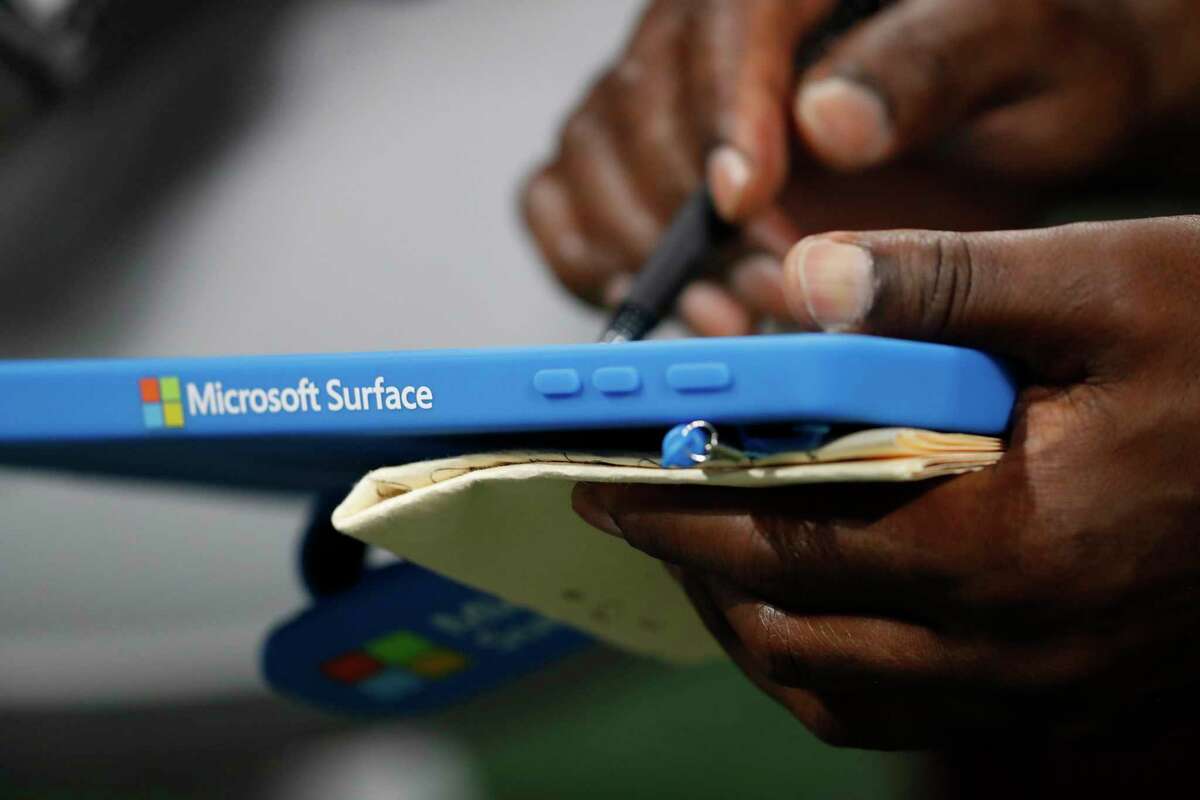 NFL teams use MicroSoft Surface during games but the NCAA doesn't allow those type devices. Texas high schools follow NCAA rules and don't allow them either.