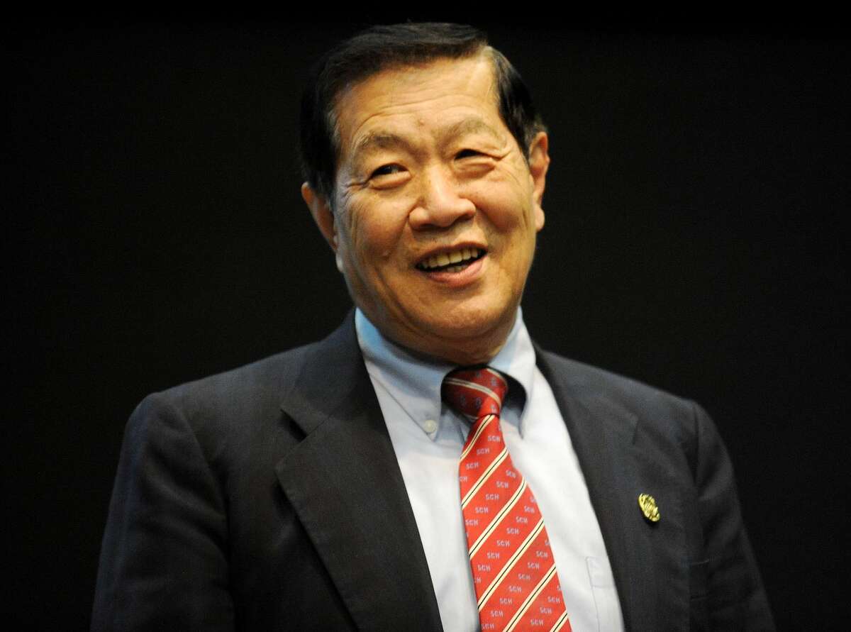 Renowned Connecticut forensic scientist Henry Lee to tie