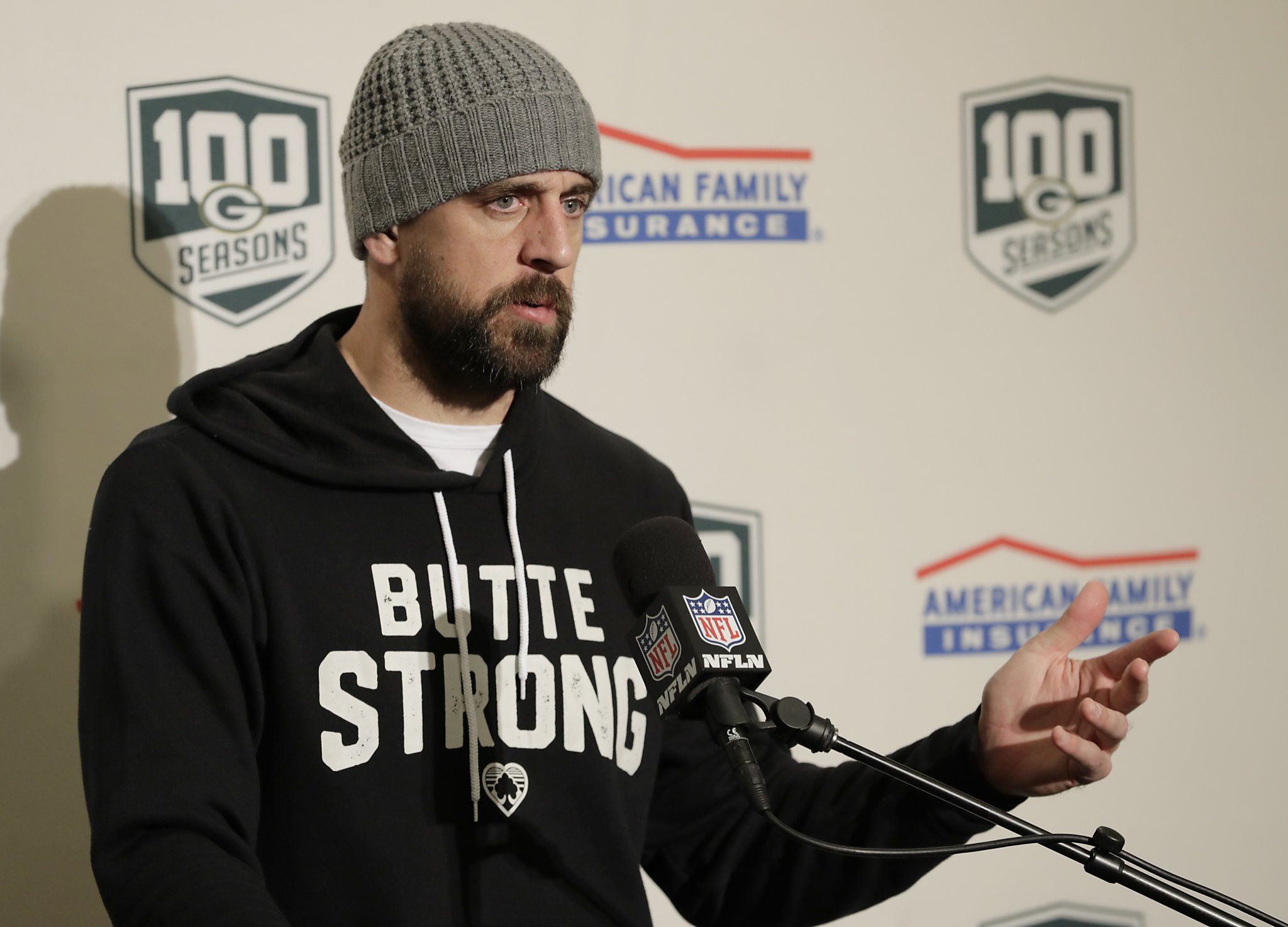 Aaron Rodgers reps Butte Community College instead of Cal