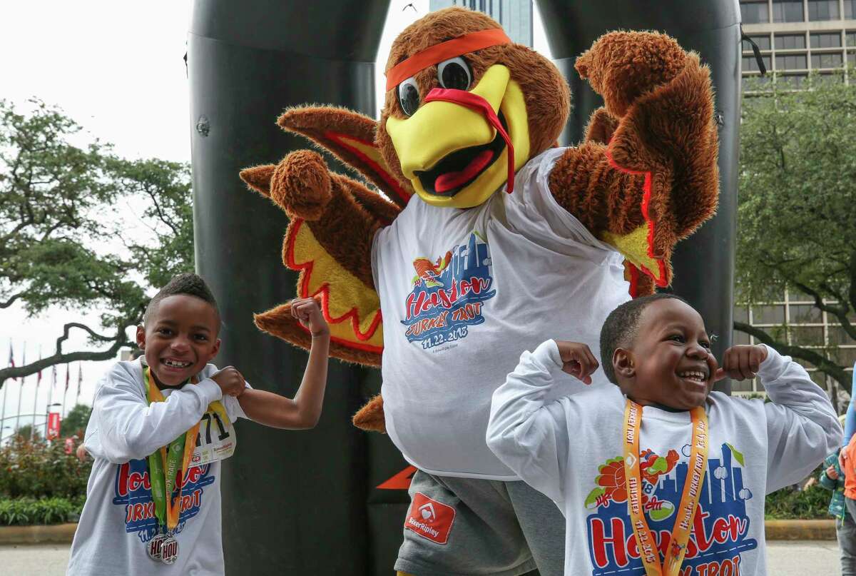 Houstonians start off Thanksgiving Day right with 26th annual Turkey Trot