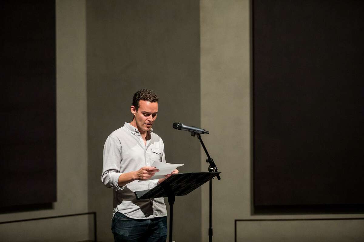 At an event held in conjunction with a CAMH exhibition, San Antonio artist Mark Menjivar hosted an “Open Letters” interactive performance at Rothko Chapel in October. The event focused on a letter from condemned prisoner Rickey Cummings.