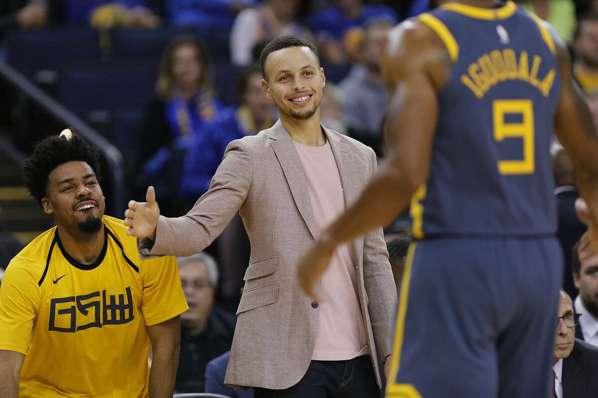 Golden State Warriors guard Stephen Curry (30) during the first half of an NBA game at Oracle Arena on Saturday, Nov. 24, 2018, in Oakland, Calif.