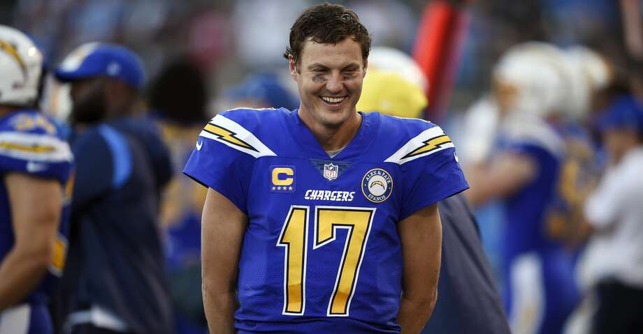 Los Angeles Chargers quarterback Philip Rivers (17) smiles in the second half of an NFL football match against the Cardinals of Arizona on Sunday, November 25, 2018. Carson, California. (Photo AP / Kelvin Kuo) Photo: Kelvin Kuo / Associated Press
