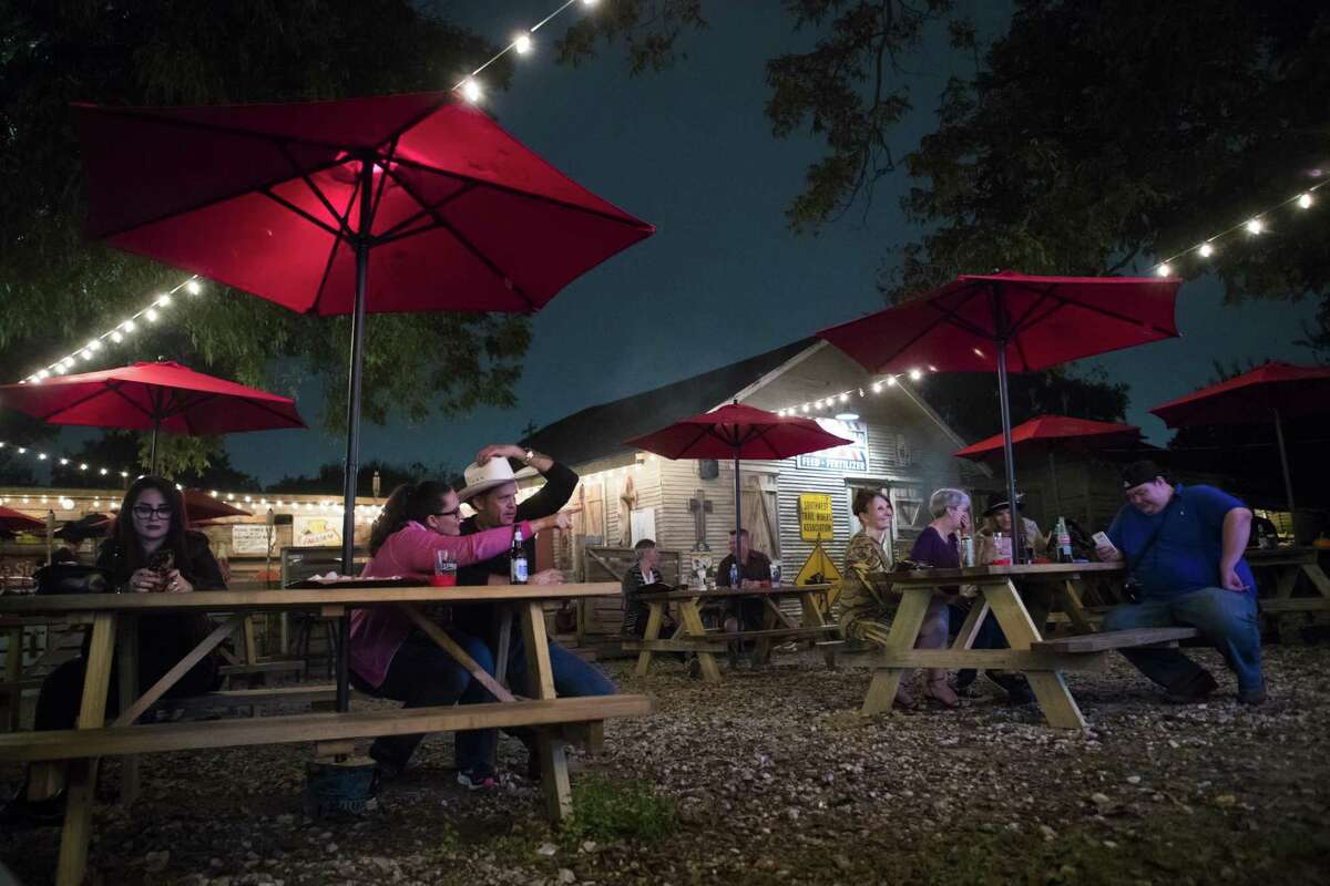 Review Willow’s Texas BBQ in Shady Acres