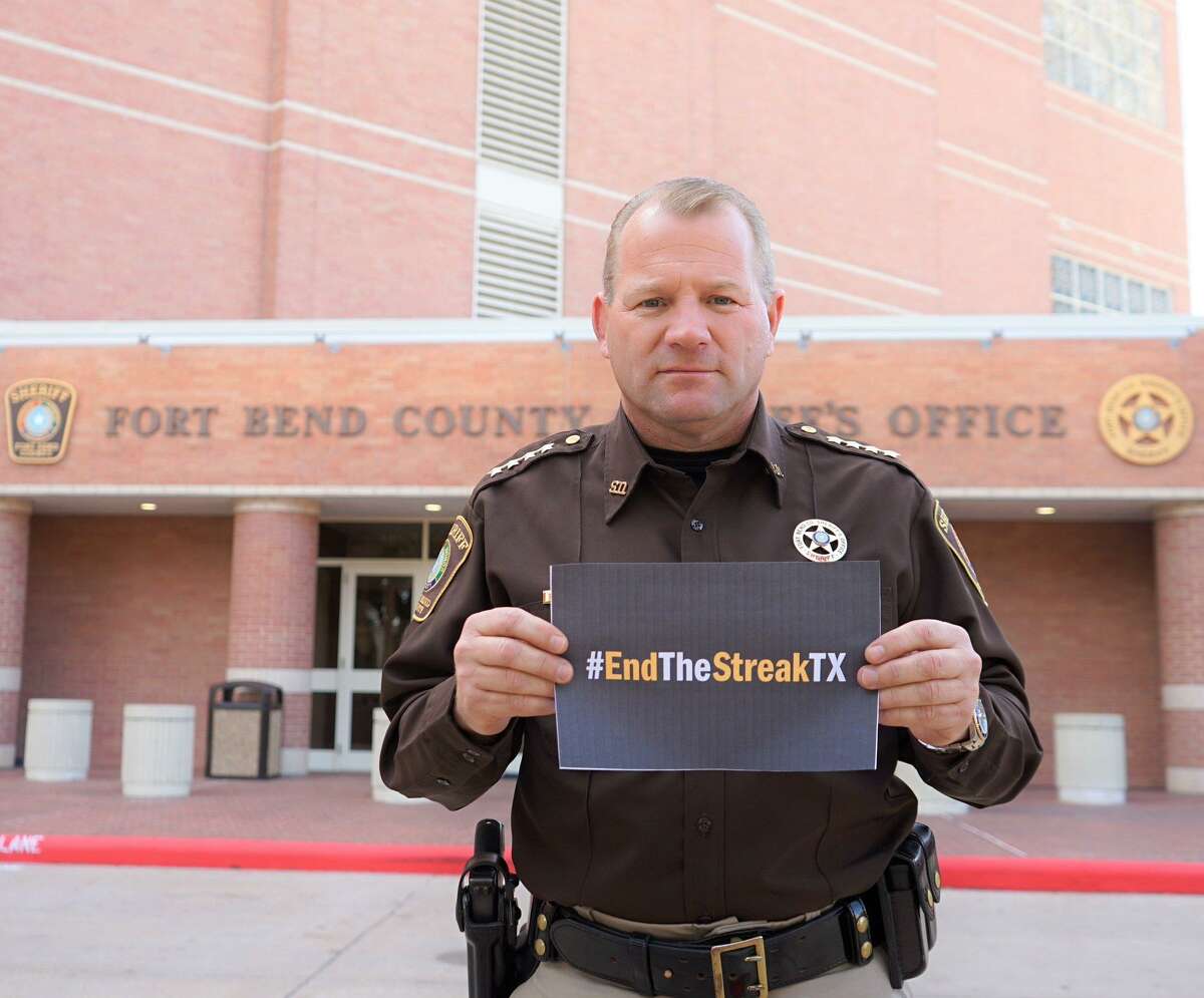 Fort Bend County Sheriff Troy Nehls shows his support for the Texas Department of Transportation’s #EndTheStreakTX campaign.
