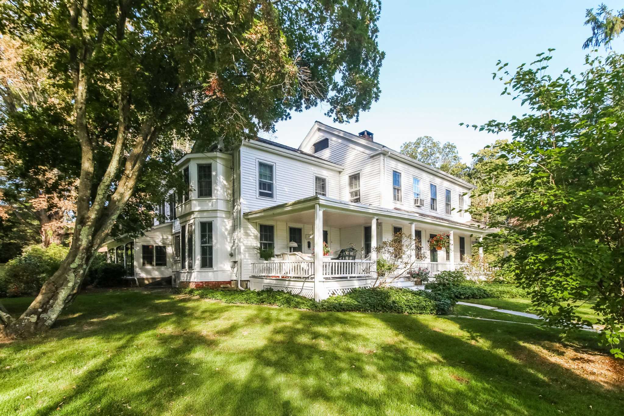 What You Can Buy Iconic Historic Brookfield Home   RawImage 