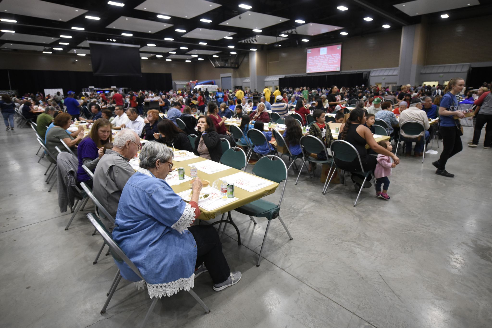 HEB Feast of Sharing to distribute holiday meals