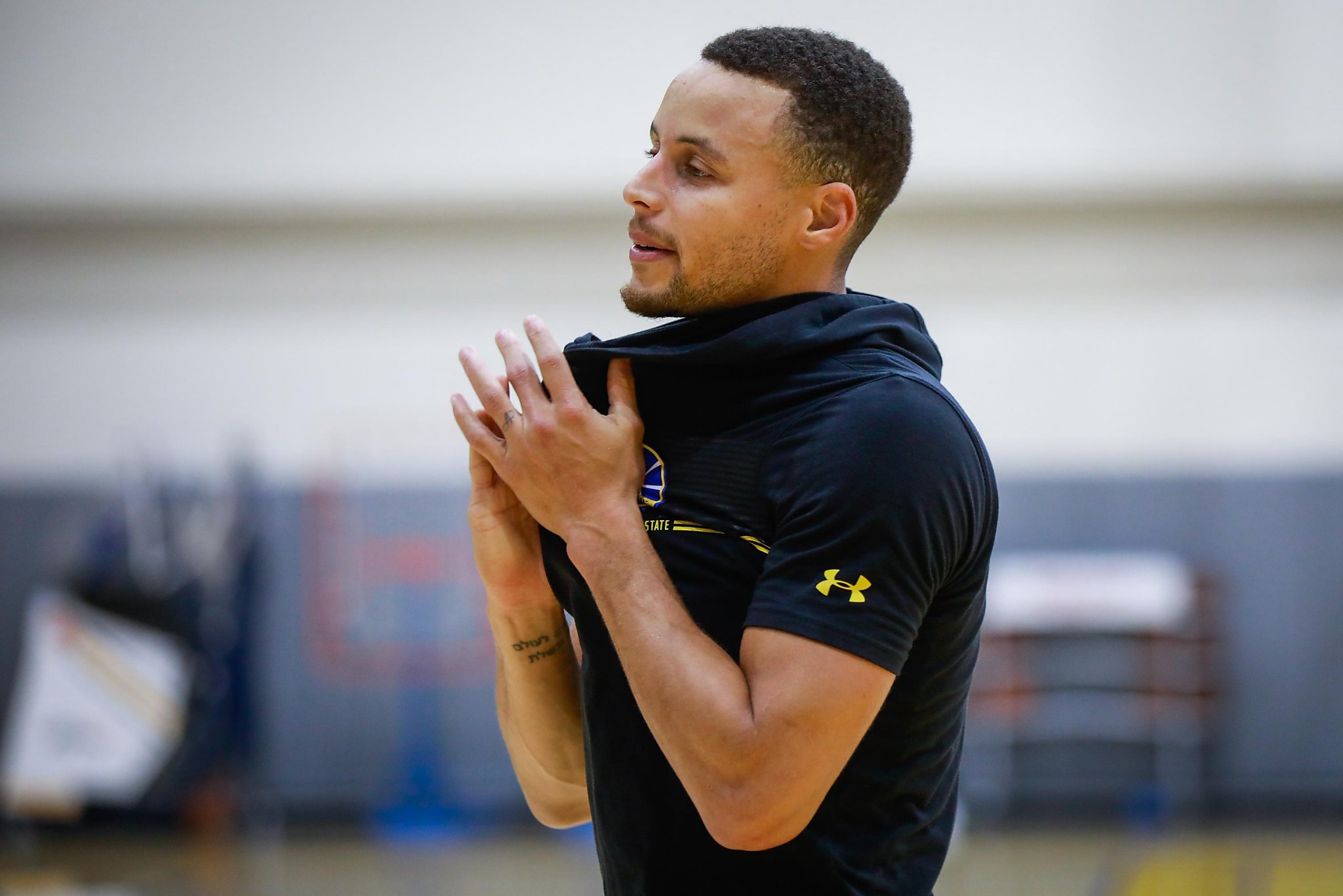 Stephen Curry said the moon landing was faked, but let's all pretend he