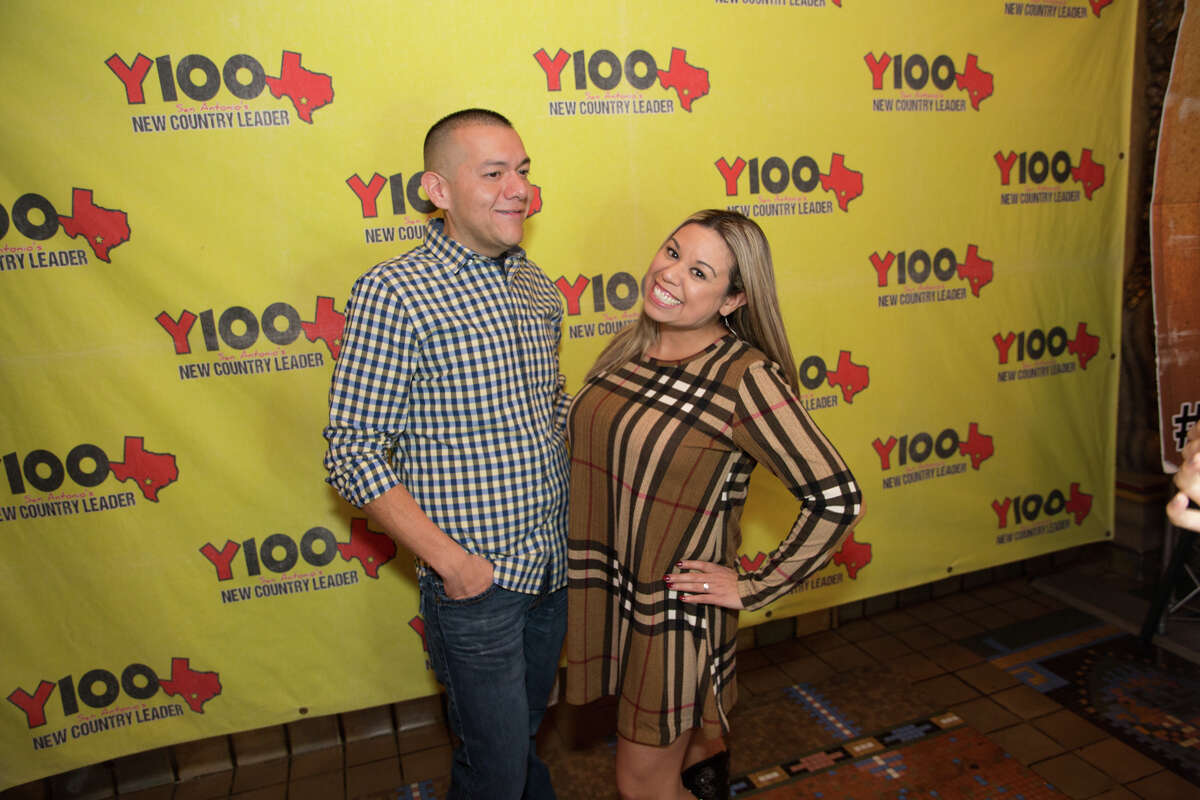 San Antonio country station Y100 giving out free tickets to concert