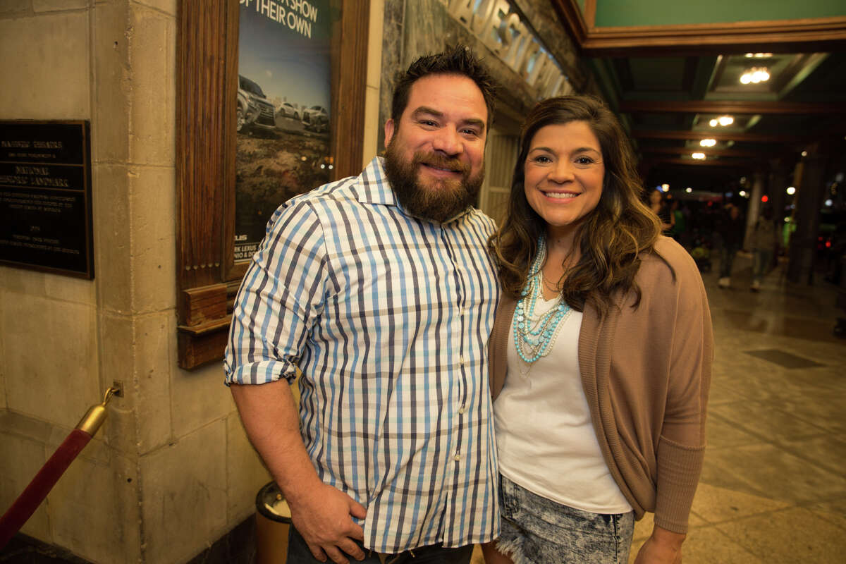 San Antonio country station Y100 giving out free tickets to concert