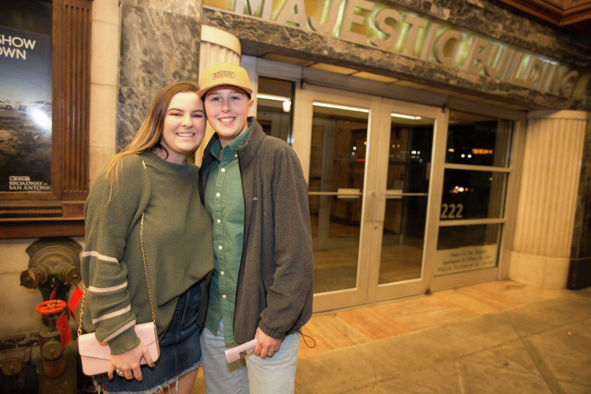 San Antonio country station Y100 giving out free tickets to concert