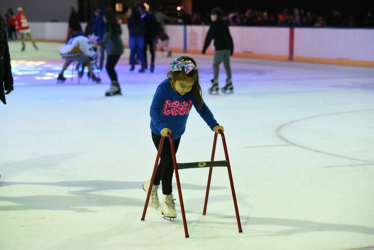 Sames Auto Arena announces return of holiday ice skating days