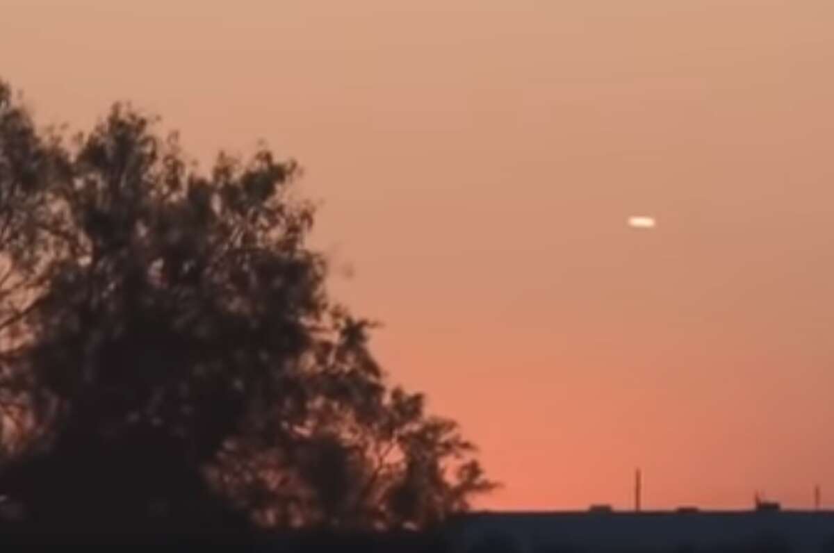 PHOTOS: Possible UFO filmed in Texas  A Keller resident saw the mysterious bright object in the sky last week. It didn't move for 20 minutes, the witness said.  >>> See more UFO sightings in Texas 
