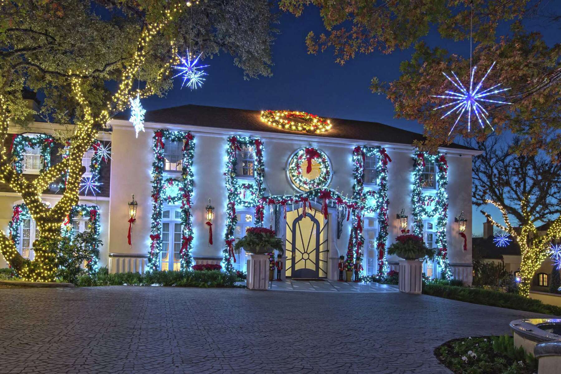 Terrell Christmas Home Tour 2022 Christmas Decor: A Peek Inside San Antonio's Most Lavishly Decorated Homes