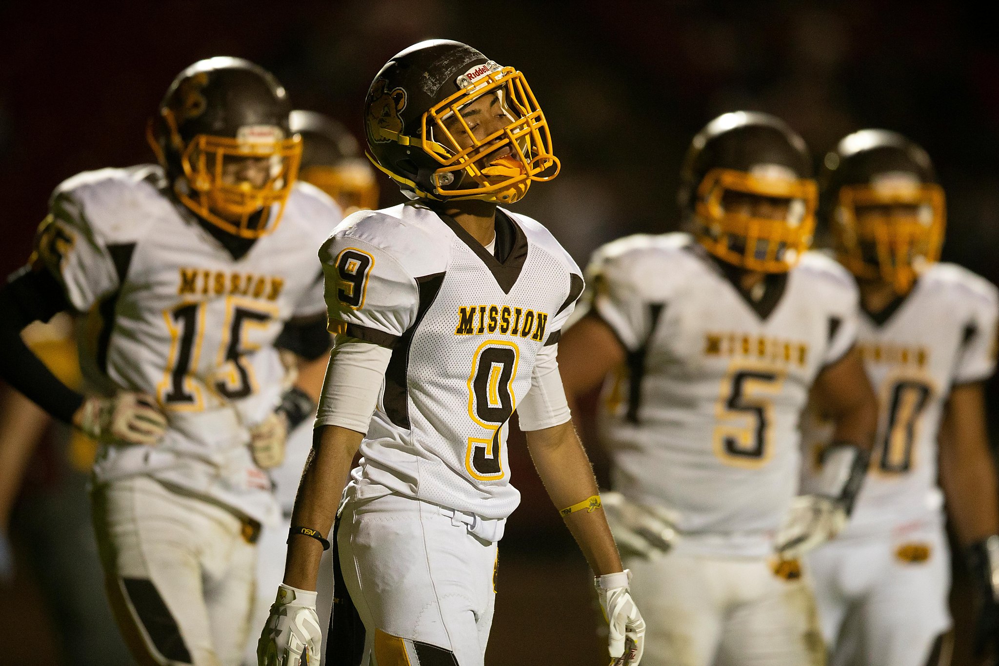 Lincoln prevails in San Francisco's Thanksgiving high school football  championship game