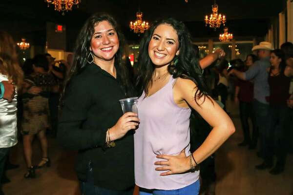 Houstonians Hit The Dance Floor For Free Night Of Boot