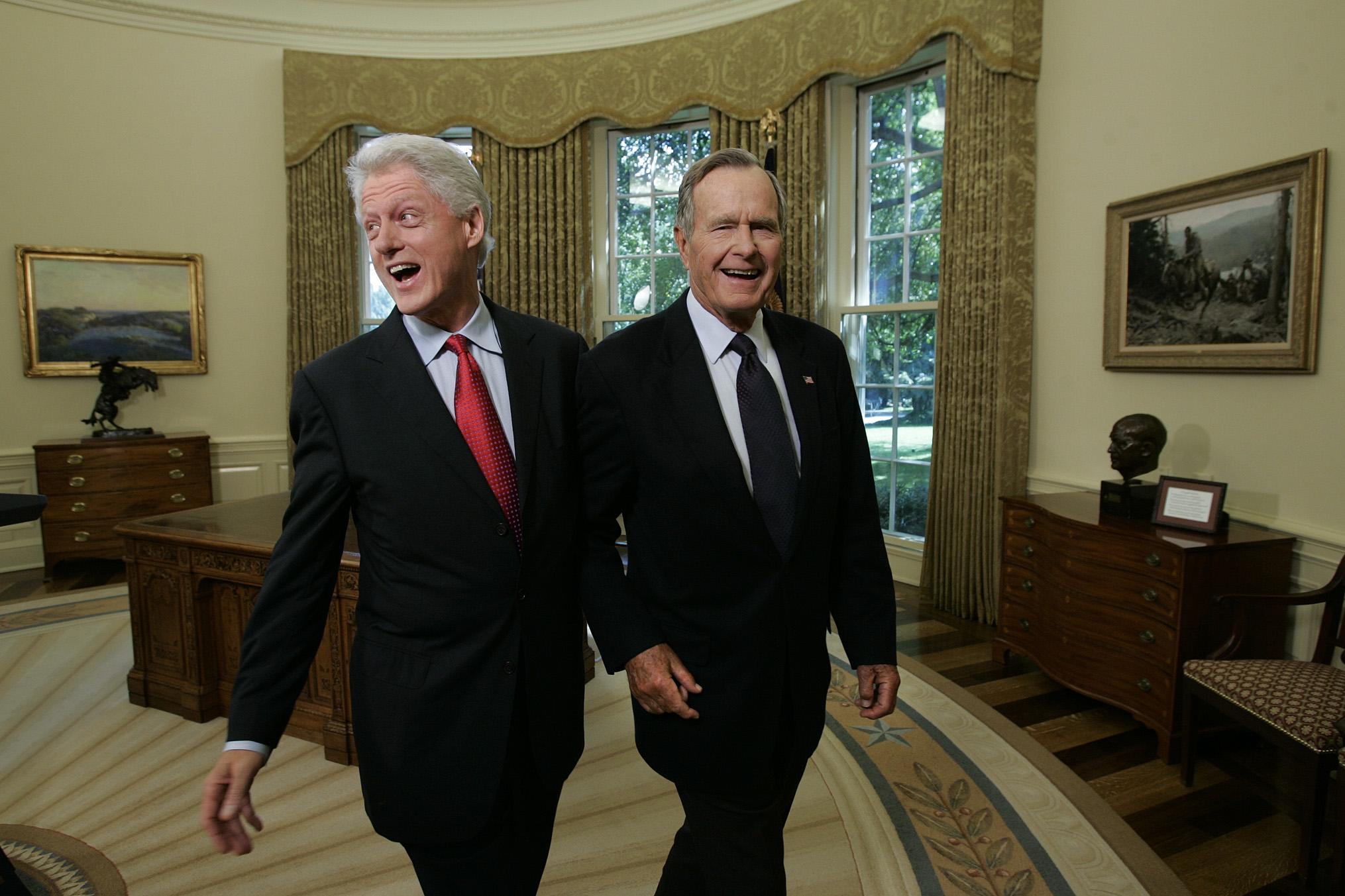 Clinton: George . Bush's Oval Office note to me revealed the heart of  who he was [Opinion]