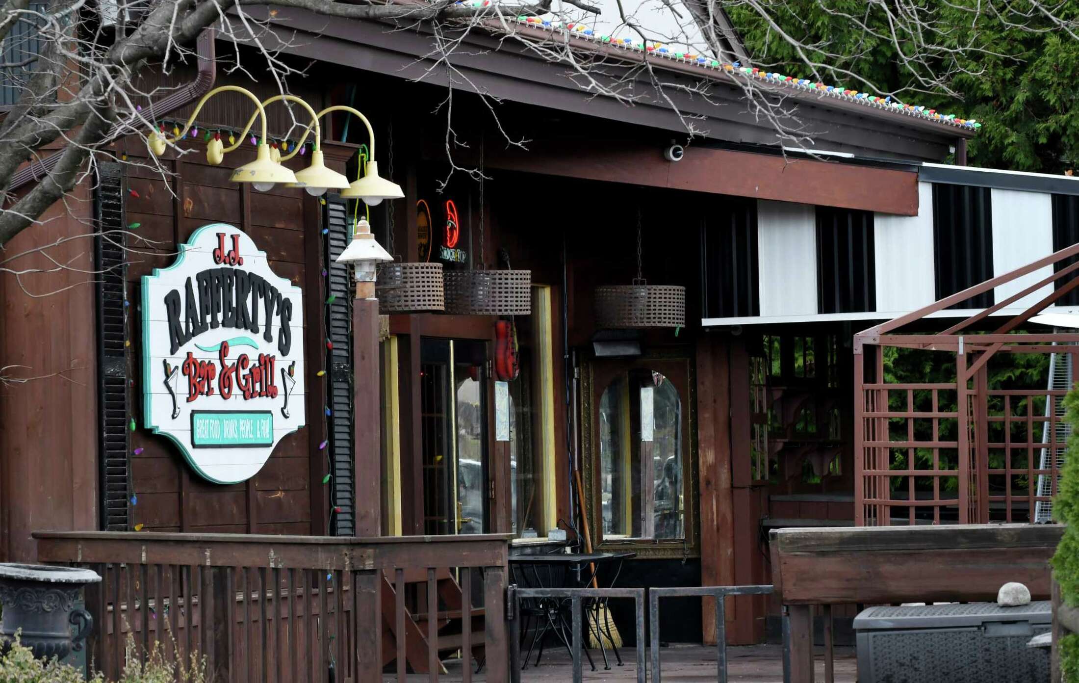 Last call for J.J. Rafferty’s, music bar for suburbanites