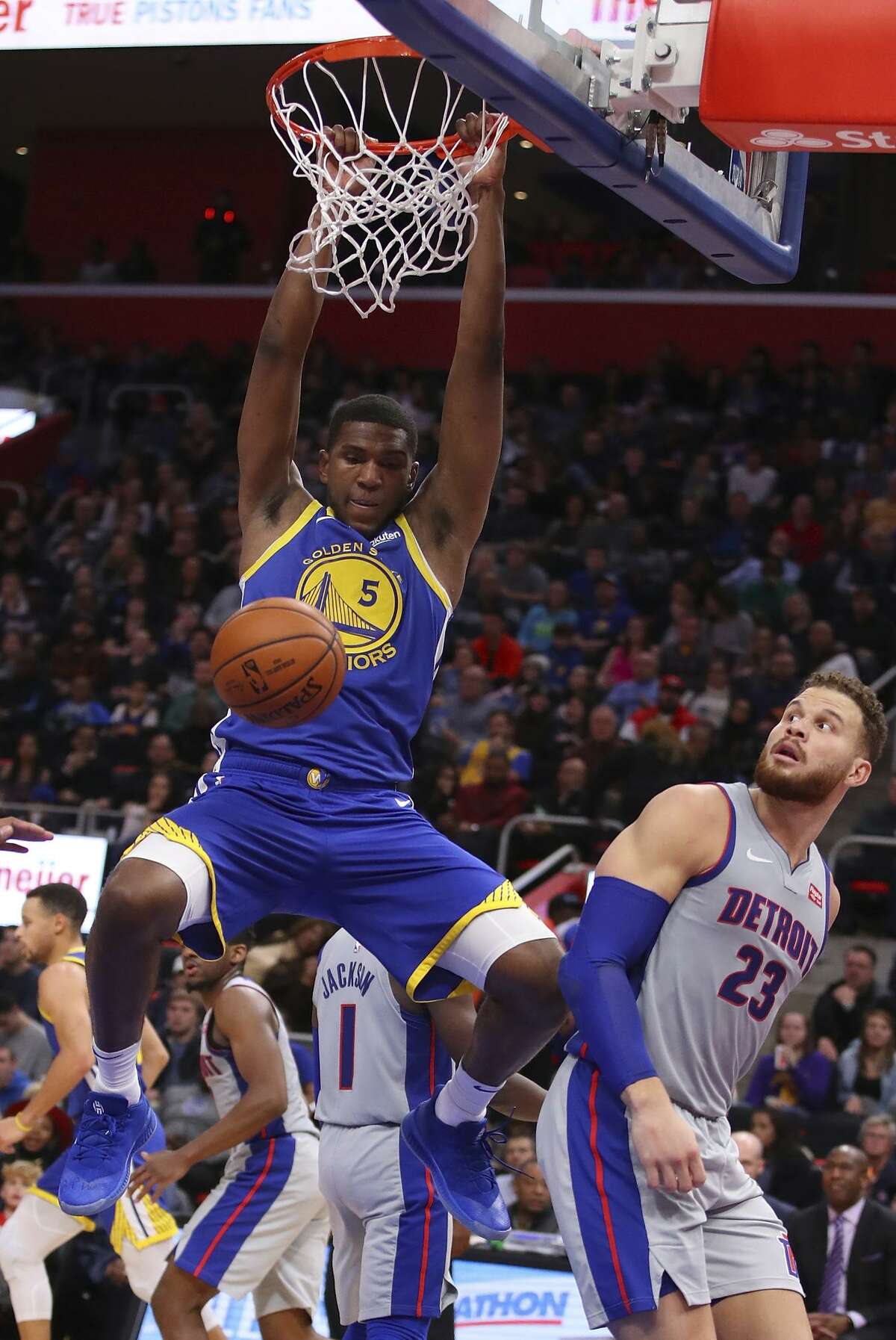 Warriors' Kevon Looney questionable for Game 7 with sore left toe