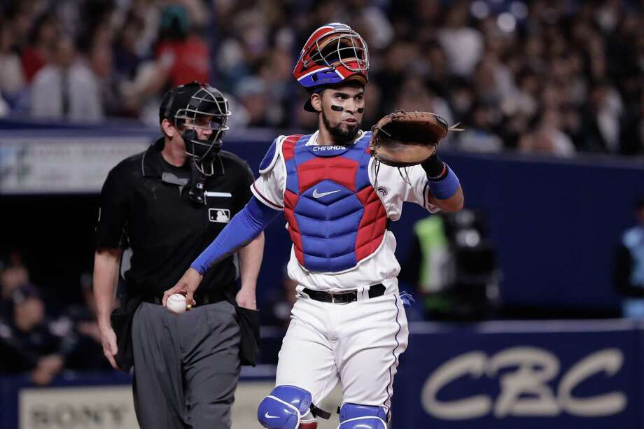 Astros Catcher Robinson Chirinos Agree To 1 Year Deal Houston - photos houston astros 2018 salaries nagoya japan november 15 catcher robinson chirinos