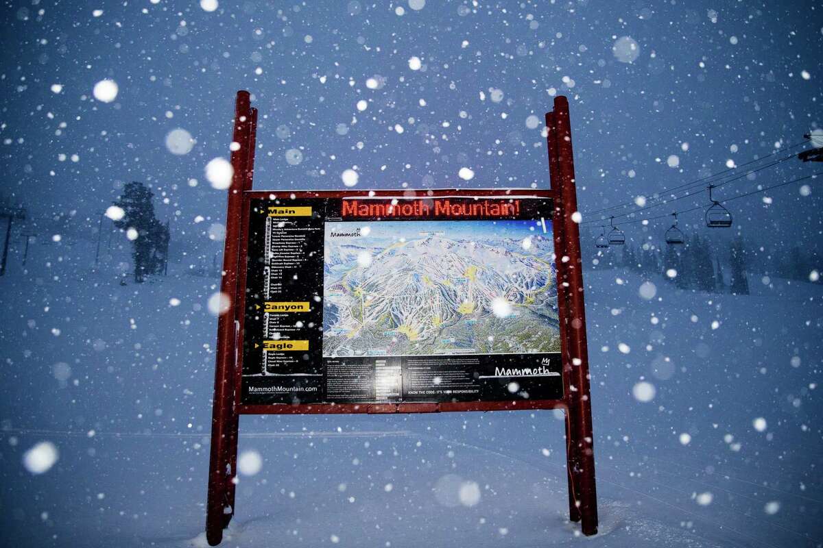 Snow falls at Mammoth Mountain Ski Resort in Mammoth Lakes, Calif. on Wednesday, November 28, 2018.