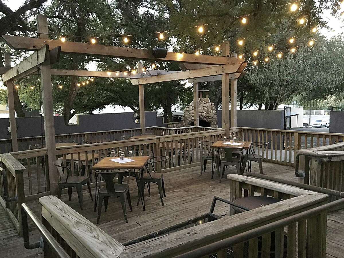 New outdoor bar, restaurant, hitting downtown San Antonio’s River Walk