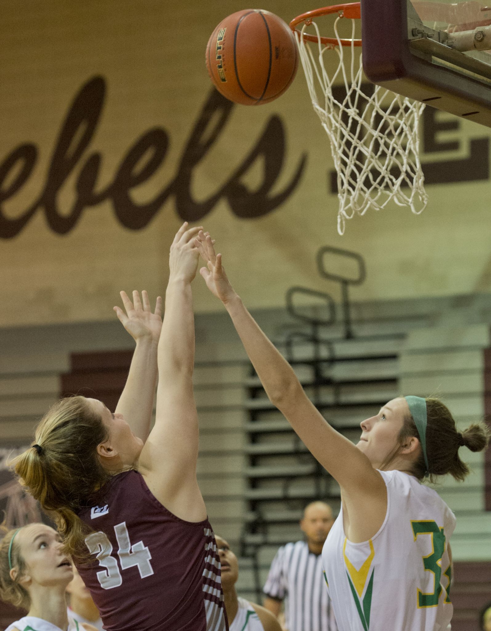 Hs Girls Basketball Lee Can T Get Much Offense Against No 3