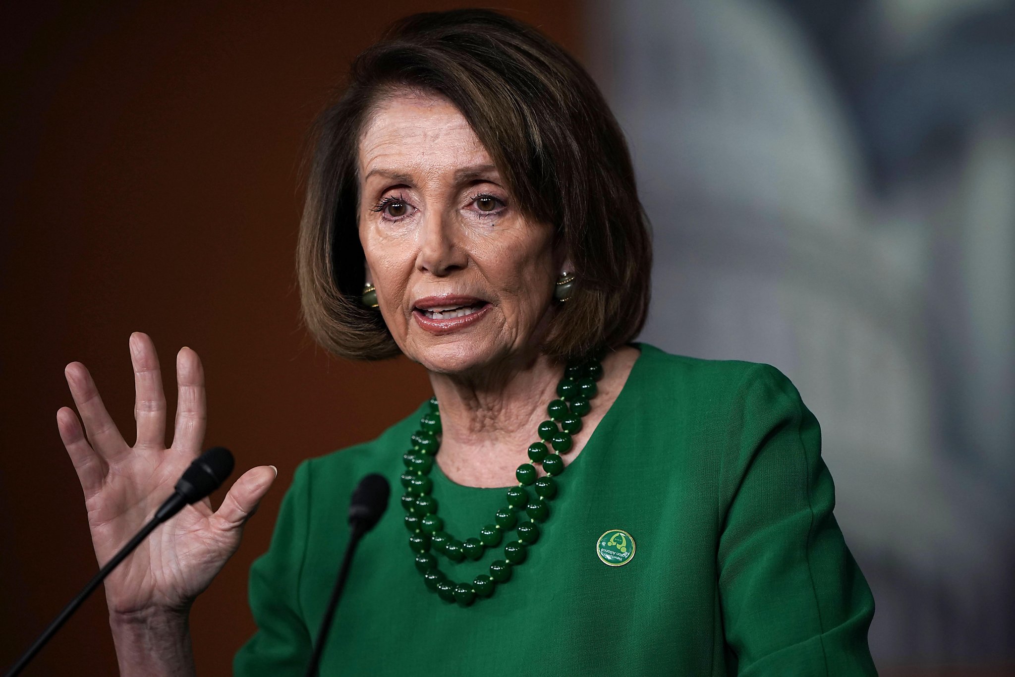 nancy-pelosi-agrees-to-house-speaker-term-limits-to-win-over-dem-opponents