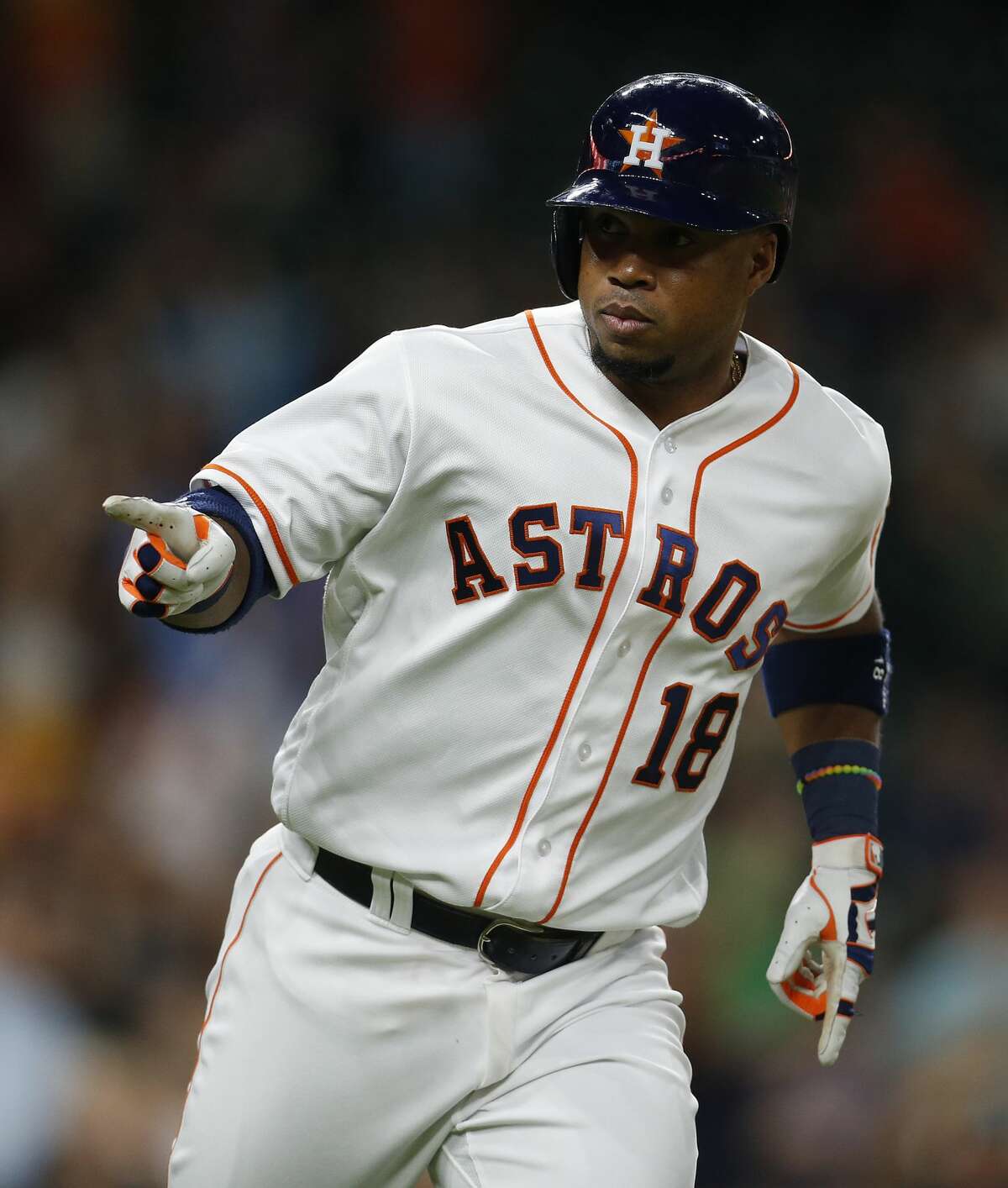 Former Astros players Luis Valbuena, Jose Castillo die in car accident